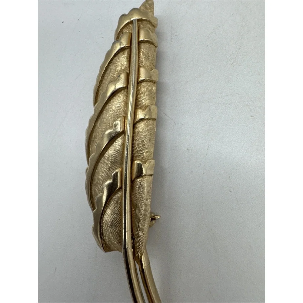 Vintage Signed Ledo 1963 Brushed Gold Tone Leaf Floral Brooch Pin 3.5